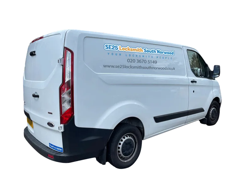 SE25 Locksmith South Norwood van